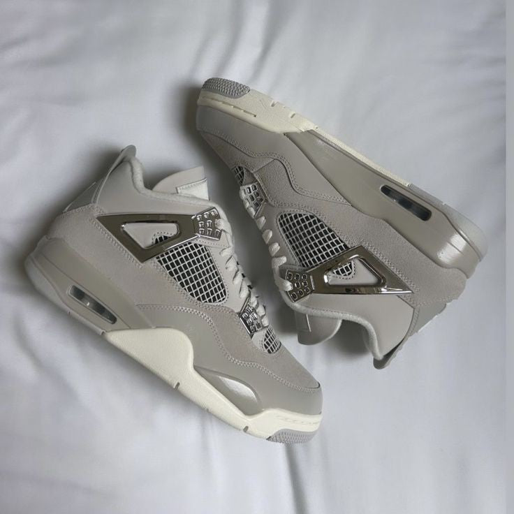 Air Jordan 4 retro frozen moments