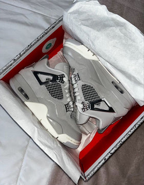 Air Jordan 4 retro frozen moments