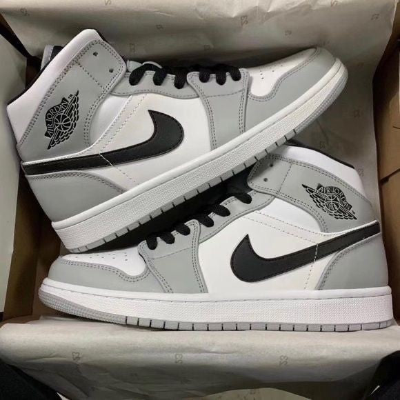 Air  Jordan 1 mid light smoke